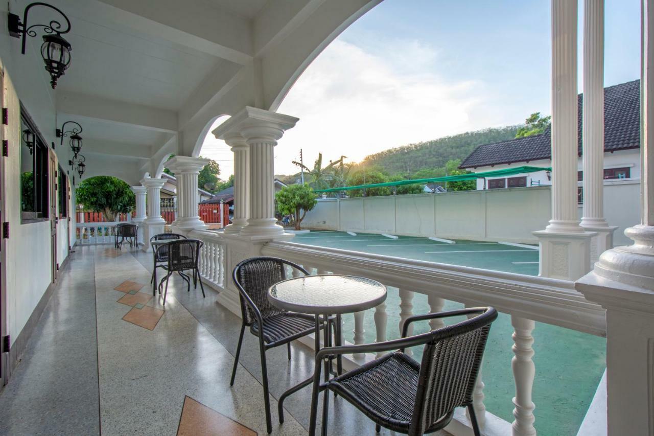Happiness Guesthouse Pakchong Exterior photo
